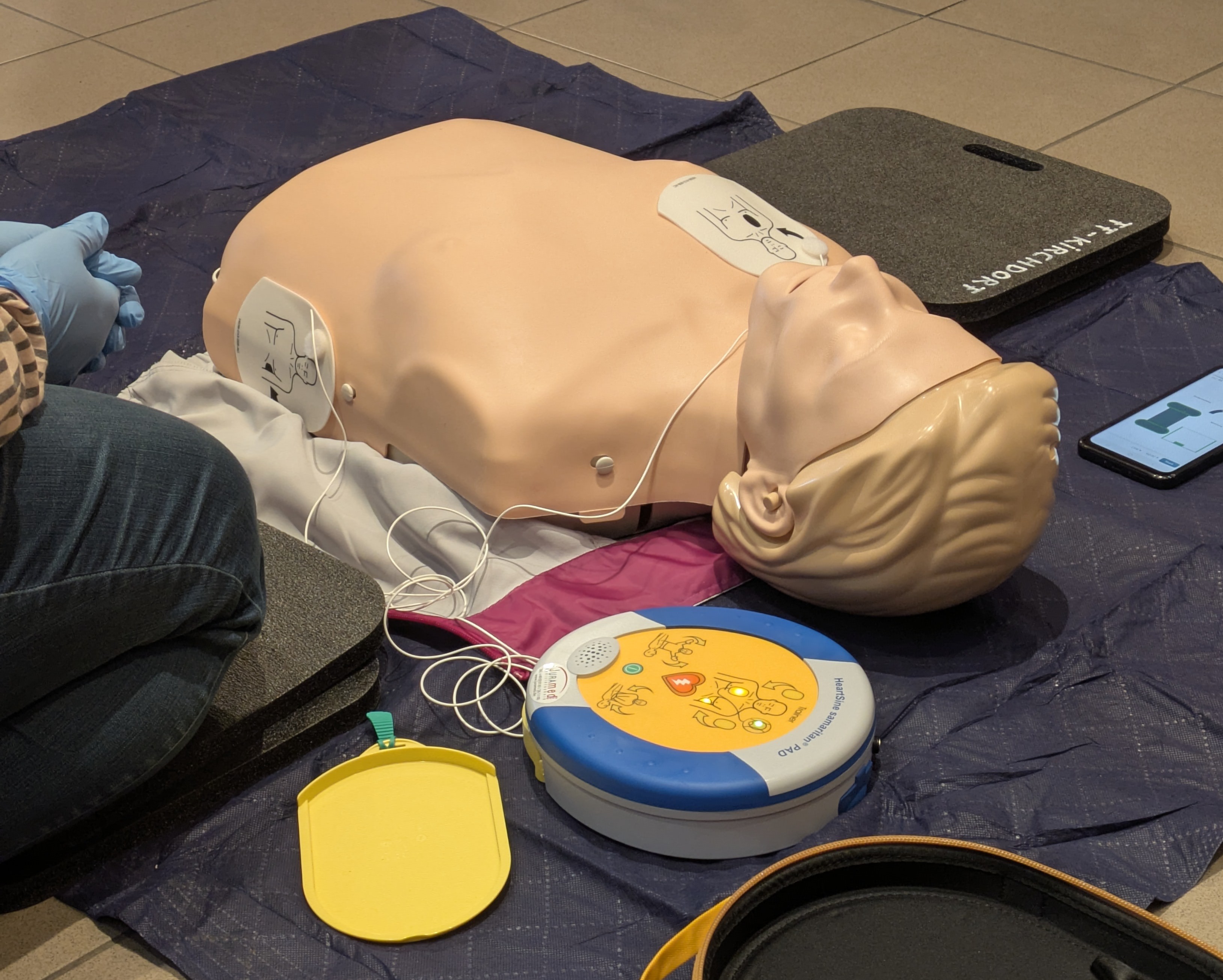 Erste Hilfe_AED (4).jpg